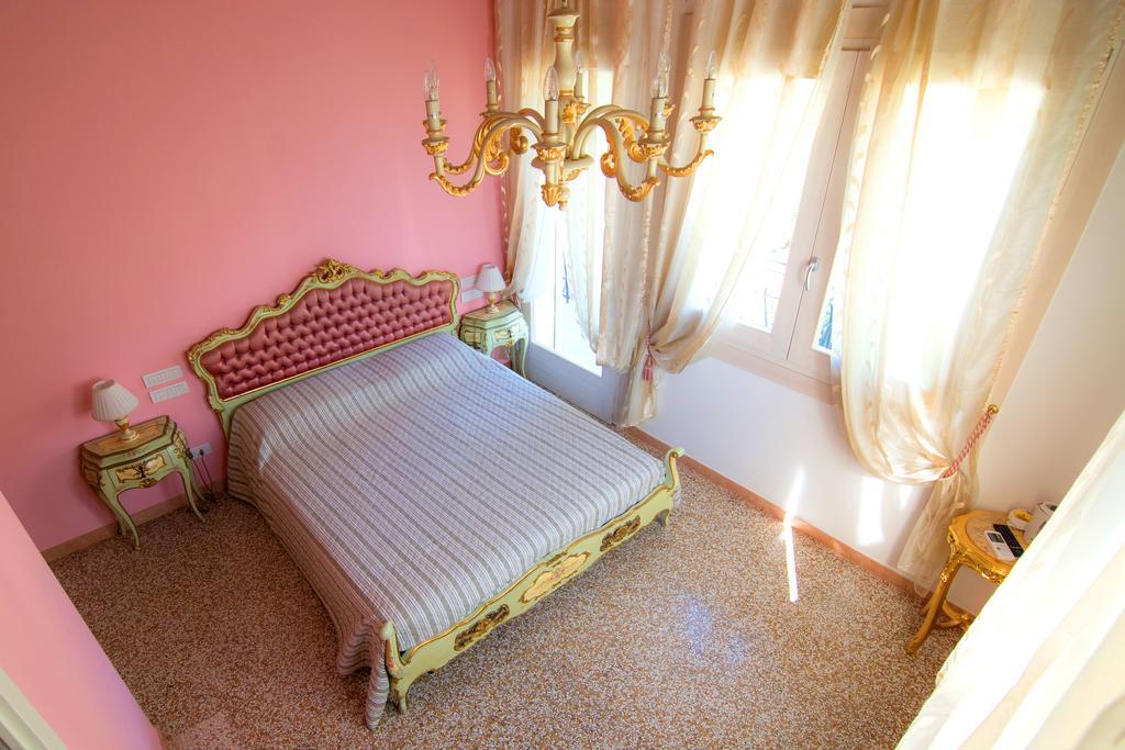 B&B La Porta Rossa Ноале Экстерьер фото